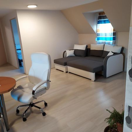 Ferienwohnung City Apartmanhaz Sárvár Exterior foto