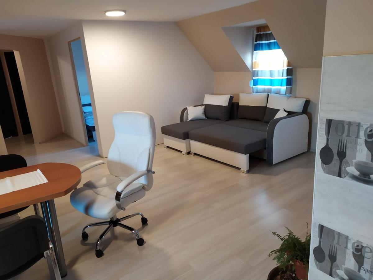 Ferienwohnung City Apartmanhaz Sárvár Exterior foto